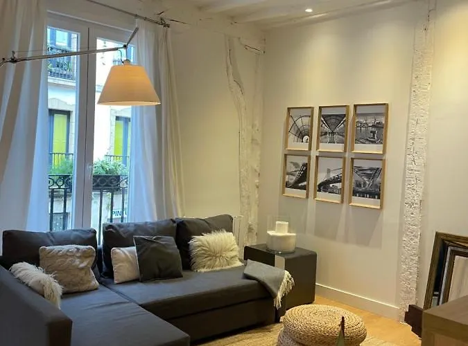 Apartamento Minimalista En El Corazón De *