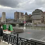 Minimalista En El Corazon De * Bilbao