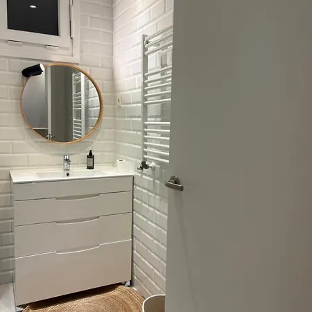 Apartamento Minimalista En El Corazón De *