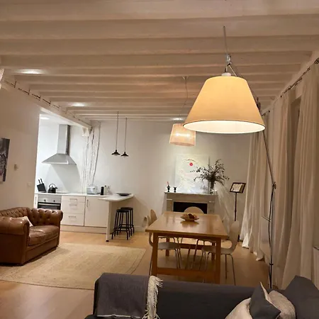 Minimalista En El Corazon De * Bilbao