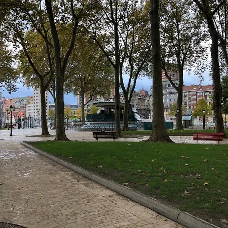 Minimalista En El Corazon De Bilbao