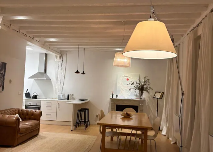 Minimalista En El Corazón De * Bilbao