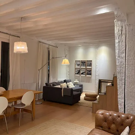 Minimalista En El Corazón De Bilbau